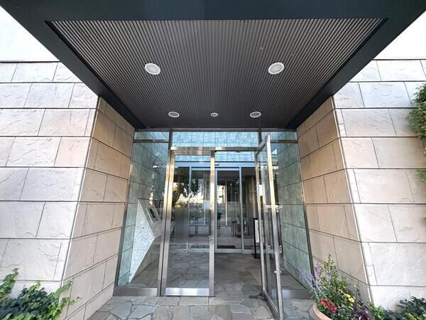 【ファミリーフィールズ大宮】エントランス 【ファミリーフィールズ大宮】エントランス