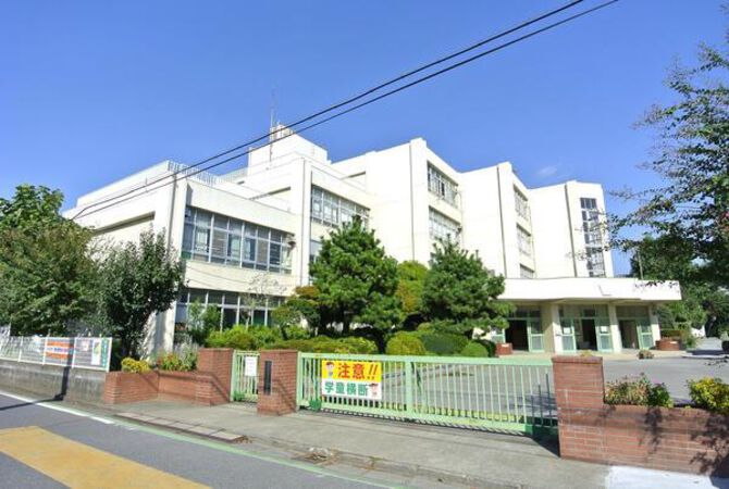 さいたま市立大成小学校　約700m