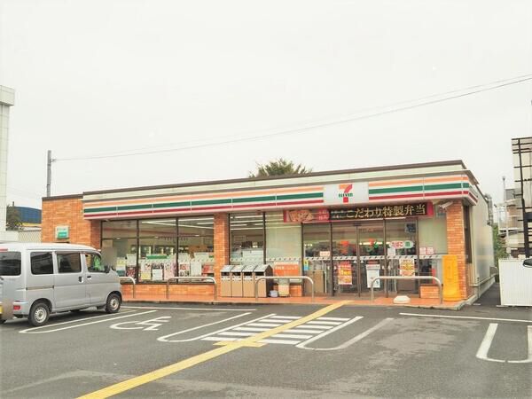 セブンイレブン鉄道博物館前店　約200m