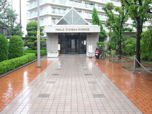 【ファミール北大阪リバーサイド】A棟 エントランス1 【ファミール北大阪リバーサイド】A棟 エントランス1