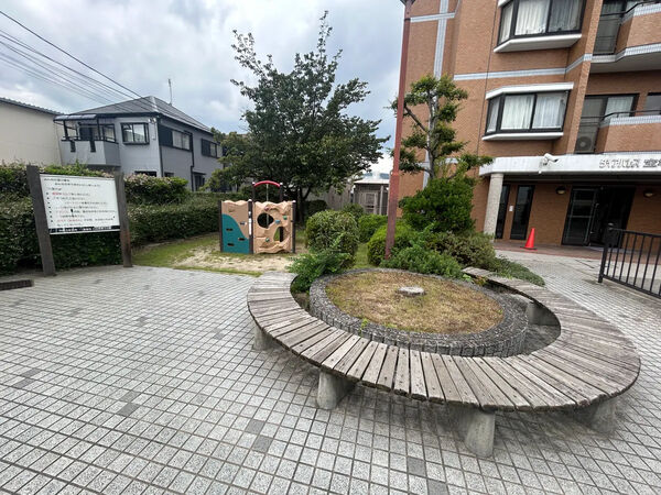 【ダイアパレス宝塚クオリテージ2】敷地内広場 【ダイアパレス宝塚クオリテージ2】敷地内広場