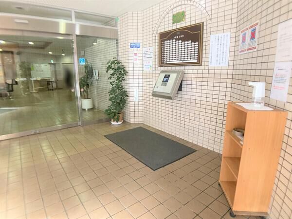 【ライオンズプラザ西公園通】エントランス