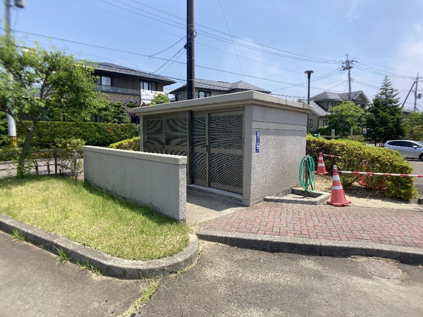 【桂パークハウス西街区弐番館】ゴミ集積場