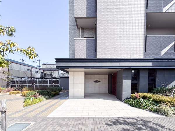 【ユニハイム駒川中野レジデンス】エントランス