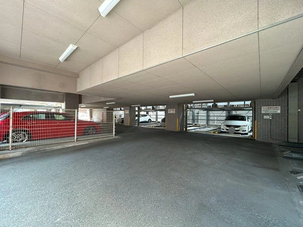 【平尾駅前パークホームズ】駐車場 【平尾駅前パークホームズ】駐車場