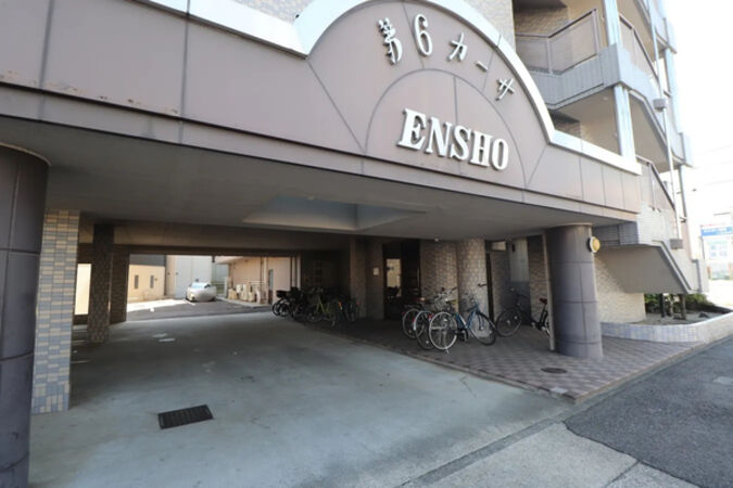 【第六カーサ円正】エントランス