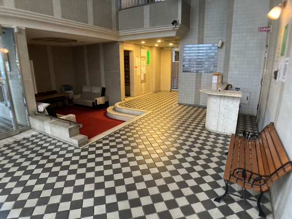 【朝日プラザ立町】ロビー