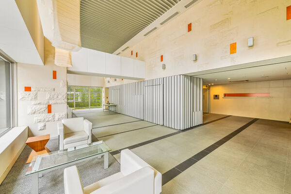 【THE SAKAE RESIDENCE】エントランス１