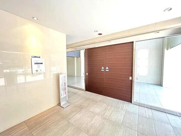 【ルネサンス九段下ザレジデンス】エントランス1