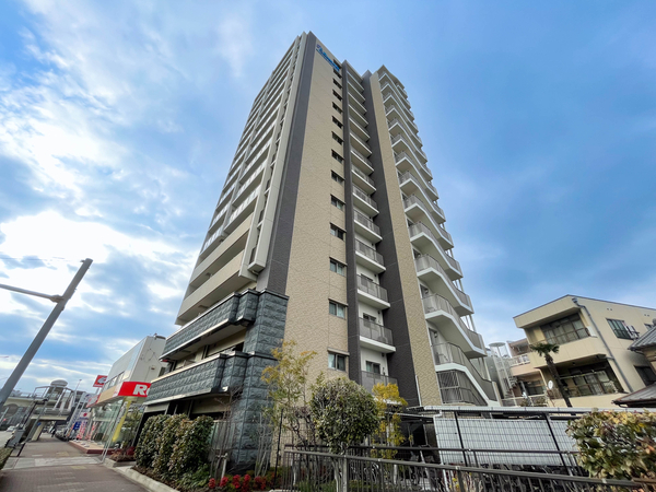 【プレサンスロジェ黒川】外観