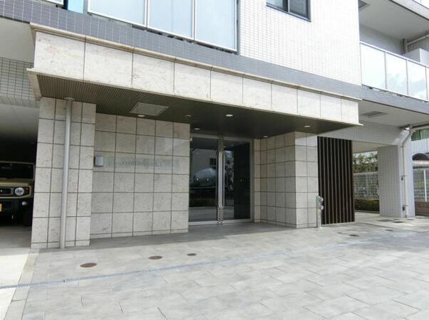 【クアトロノーヴェ梅島】エントランス