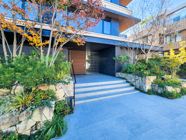 【ブランズ上目黒諏訪山】エントランス 【ブランズ上目黒諏訪山】エントランス