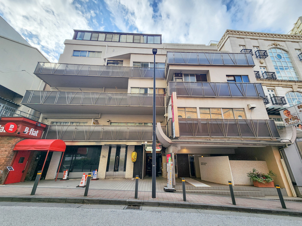 【赤坂いずみマンション】外観