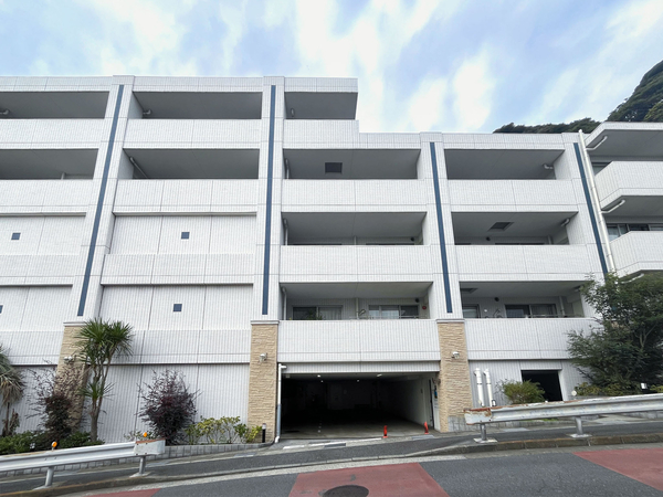 【ベルドゥムール浦賀アクアヒルズ】外観