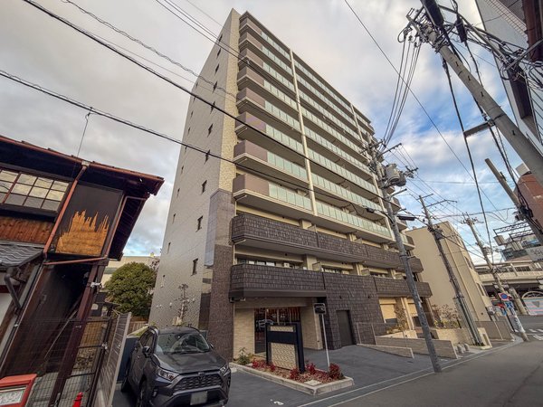 【エスリード生駒ザ・レジデンス】外観