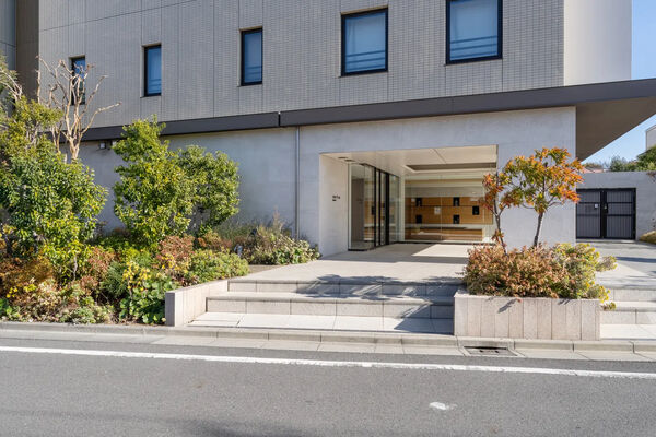 【イニシア西新井】エントランス1