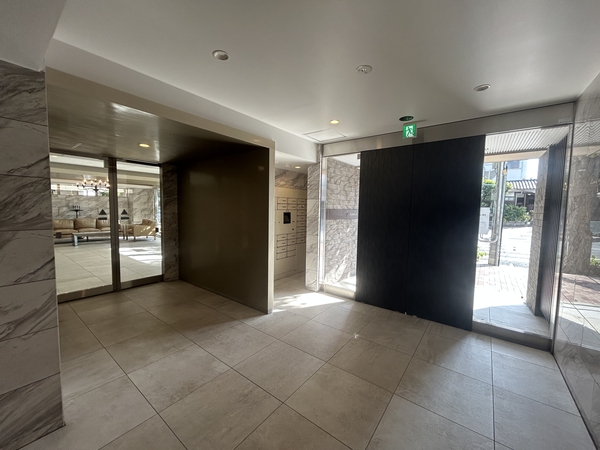 【グラン レ・ジェイド自由が丘】エントランス