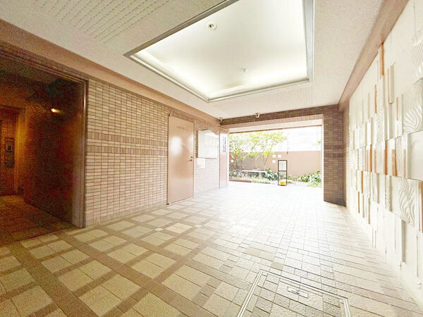 【シンフォニアみなみが丘イーストコート】エントランス