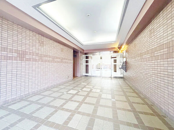 【シンフォニアみなみが丘イーストコート】エントランス