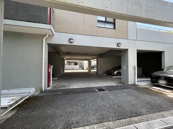 【アトラス大宮桜木町】駐車場