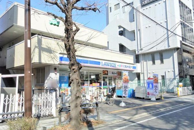 ローソンスリーエフ大宮桜木町　約200m