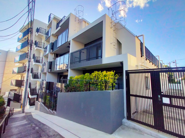 【セルアージュ横濱天王町】外観