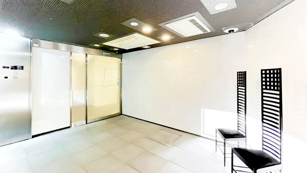 【グランスイート二子玉川】エントランス