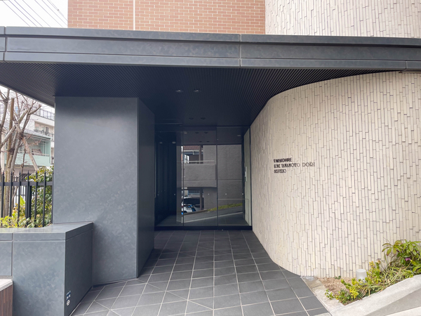 【ワコーレ神戸山本通ベルヴェツィオ】エントランス