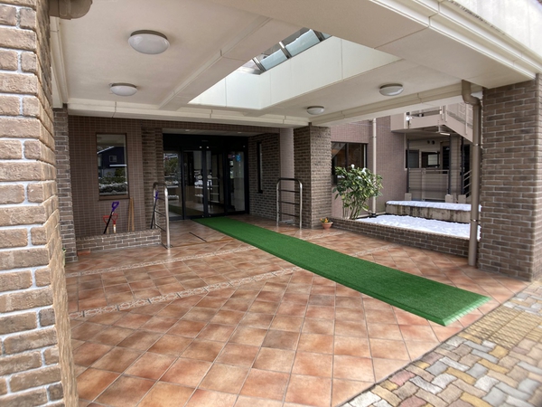 【ロイヤルパレス台原森林公園】エントランスアプローチ 【ロイヤルパレス台原森林公園】エントランスアプローチ