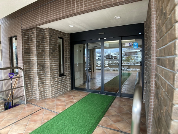 【ロイヤルパレス台原森林公園】エントランスアプローチ 【ロイヤルパレス台原森林公園】エントランスアプローチ