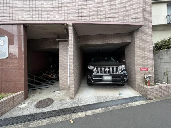 【シンシア大森本町】駐車場