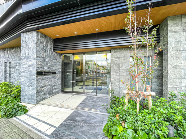 【ノブレス横濱鶴見ミッドパーク】エントランス