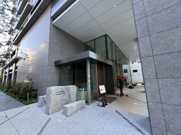 【クラッシィタワー新宿御苑】エントランス 【クラッシィタワー新宿御苑】エントランス