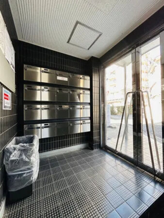 【ドルチェカストル南烏山】エントランス 【ドルチェカストル南烏山】エントランス