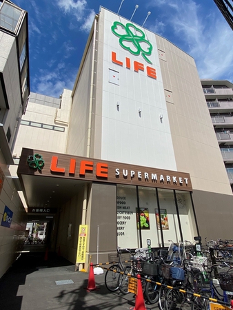 ライフ梅島店　約610ｍ（徒歩8分）