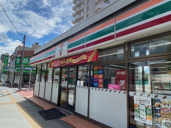 セブンイレブン足立梅島１丁目店　約60ｍ（徒歩1分）