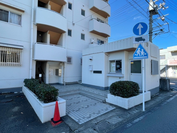【藤和鶴ヶ峰コープⅡ】エントランス