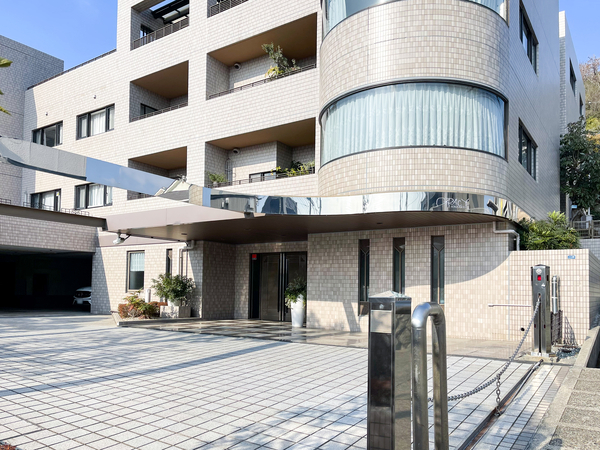 【グレーシィ須磨離宮】エントランス 【グレーシィ須磨離宮】エントランス