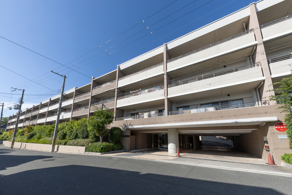 【プラウド吹田垂水の杜】外観