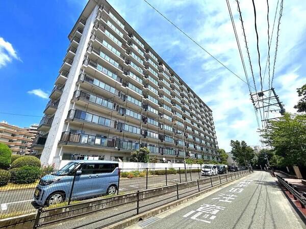 【ローレルハイツ南福岡】三号棟　外観2