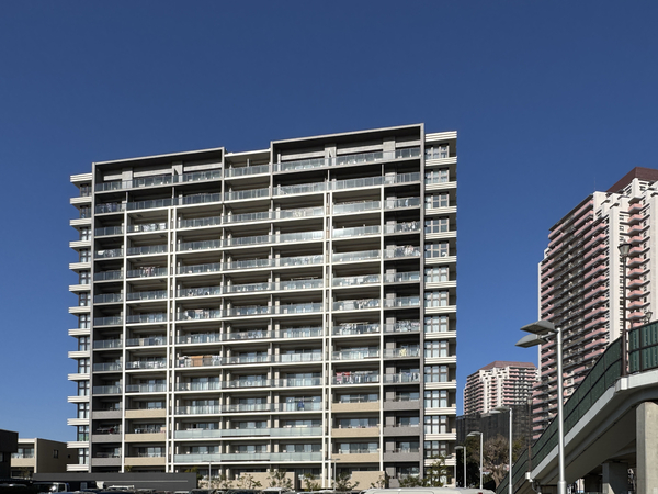 【スカイプラザ・ユーカリが丘ゲートフロント】外観