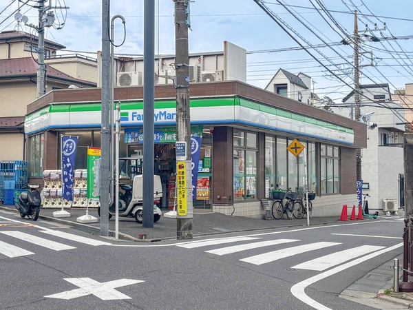 ファミリーマート堀ノ内三丁目水道通り店まで約180m(徒歩3分)
