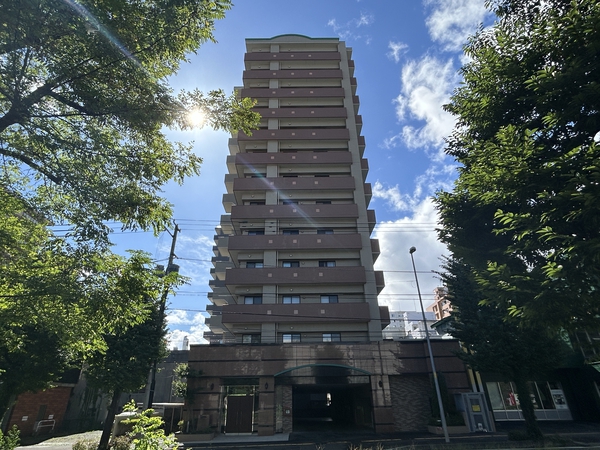 【ダイアパレス大通公園EST】外観