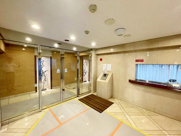 【アジュール宝塚南口】エントランス 【アジュール宝塚南口】エントランス