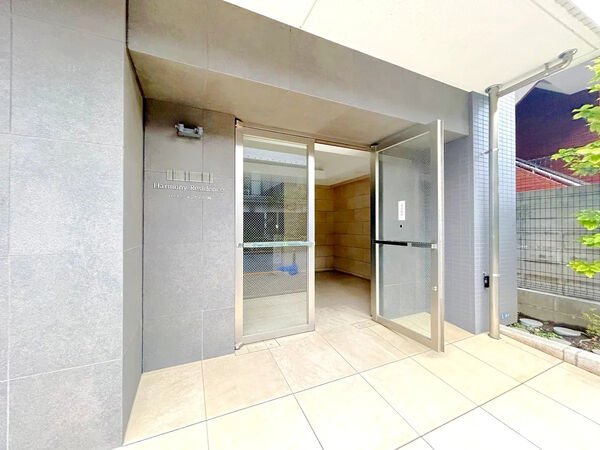 【ハーモニーレジデンス月島】エントランスアプローチ