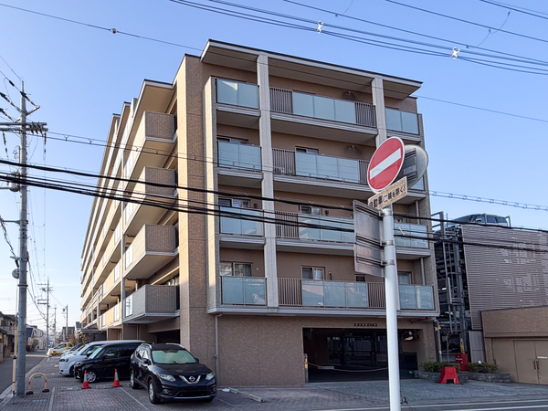 【パデシオン伏見墨染Ⅱ番館】外観