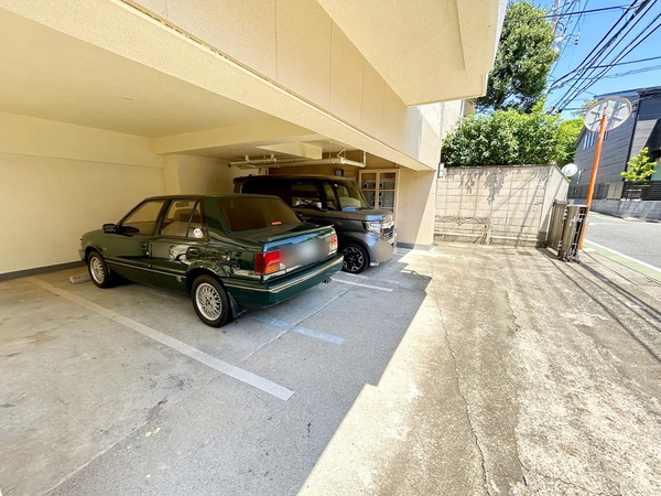 【三洋マンション】駐車場 【三洋マンション】駐車場