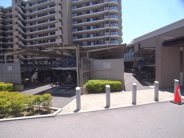 【サンクレイドル八千代中央レジデンス】駐輪場