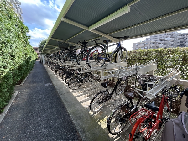 【ハウス大宮日進】駐輪場