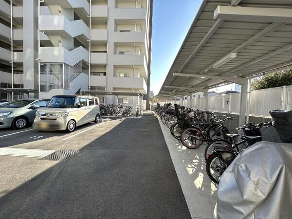 【ヴェルディ中納言】《駐車場・駐輪場》